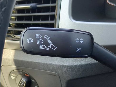 Certified 2022 Volkswagen Atlas Cross Sport SEL R-Line image 29