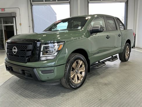 Used 2024 Nissan Titan SV w/ SV Bronze Edition Package image 2