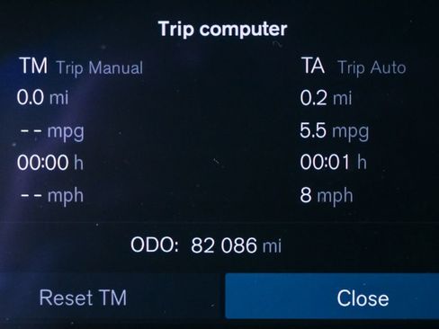 Used 2023 Volvo XC40 B5 Plus w/ Driver Assist Package image 12