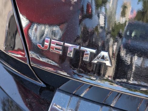 Used 2020 Volkswagen Jetta SE w/ SE Cold Weather Package image 11