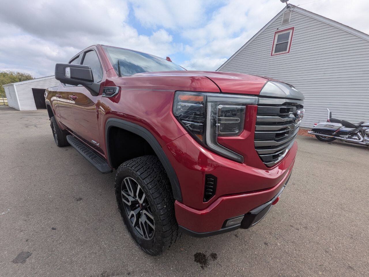 Used 2022 GMC Sierra 1500 AT4 AWD/4WD image 7