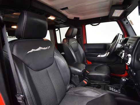 Used 2015 Jeep Wrangler Unlimited Sahara image 17