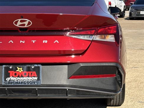 Used 2024 Hyundai Elantra SEL image 7