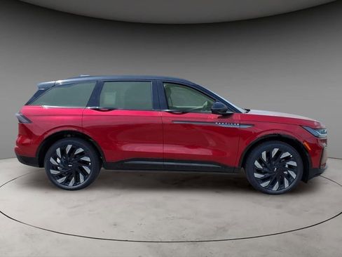 New 2026 Lincoln Nautilus Reserve w/ Jet Appearance Package AWD/4WD image 10