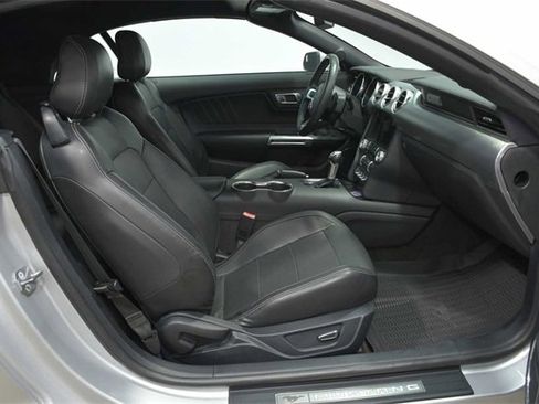 Used 2022 Ford Mustang Premium image 10