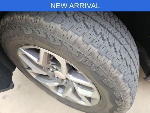 Used 2023 GMC Sierra 1500 SLT w/ SLT Premium Package AWD/4WD image 29