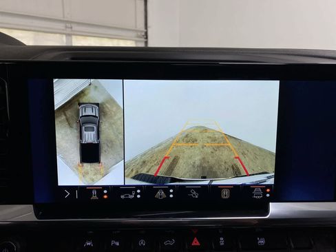 Used 2024 Chevrolet Silverado 1500 High Country w/ Technology Package image 24