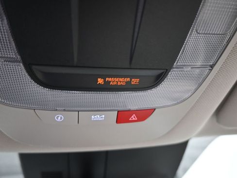 Used 2023 Kia Sorento S image 31