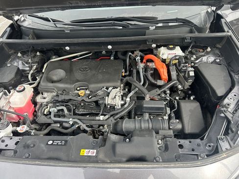 Certified 2021 Toyota RAV4 XLE w/ Convenience Package image 20