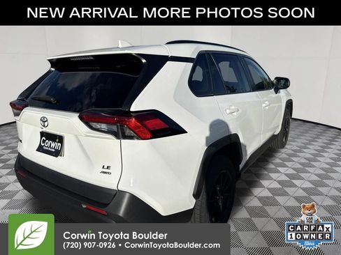 Used 2019 Toyota RAV4 LE w/ Carpet Mat Package AWD/4WD image 8