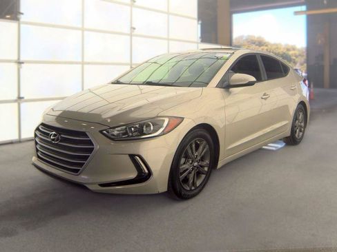 Used 2018 Hyundai Elantra Value Edition FWD image 4