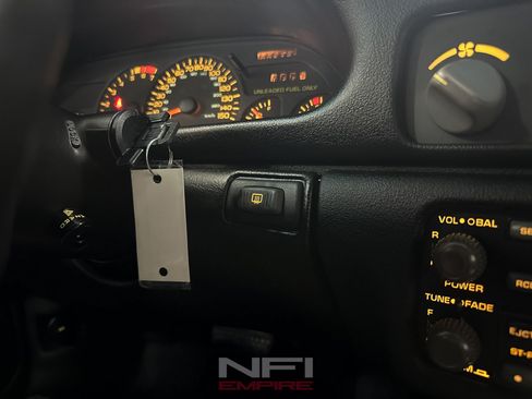 Used 1993 Chevrolet Camaro Z28 RWD image 29