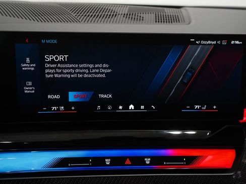 Used 2025 BMW M5 Touring image 23