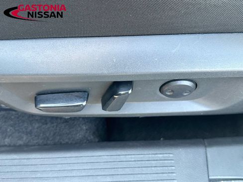 Used 2025 Nissan Rogue SV AWD/4WD image 25