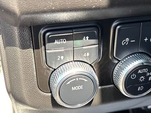 Used 2024 GMC Yukon SLT w/ Max Trailering Package AWD/4WD image 15