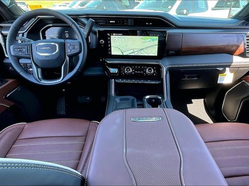 New 2026 GMC Sierra 2500 Denali Ultimate AWD/4WD image 5