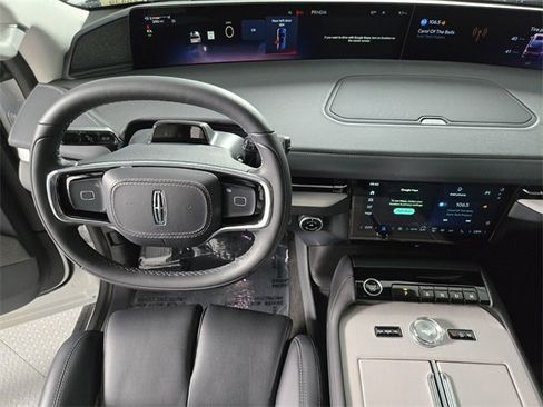 New 2025 Lincoln Navigator L Reserve image 17