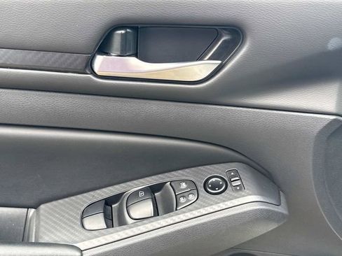 Used 2025 Nissan Altima 2.5 SV image 28