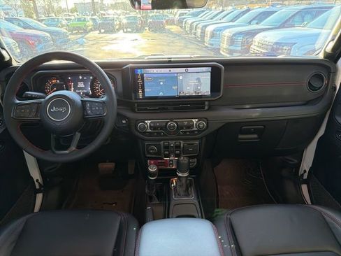 Used 2024 Jeep Wrangler Unlimited Rubicon image 27