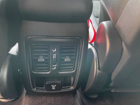 Used 2017 Jeep Grand Cherokee Altitude RWD image 25