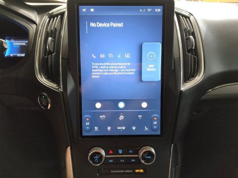 Used 2022 Ford Edge Titanium image 25