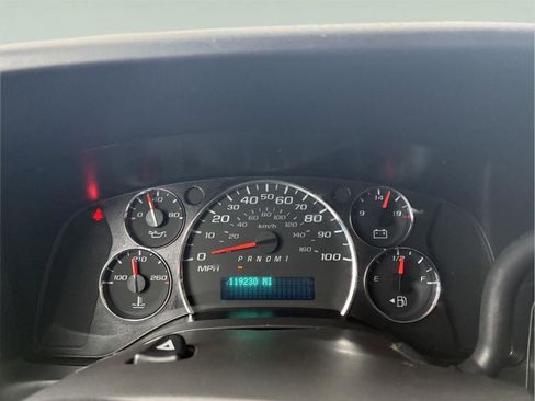 Used 2020 GMC Savana 2500 w/ Driver Convenience Package RWD image 9