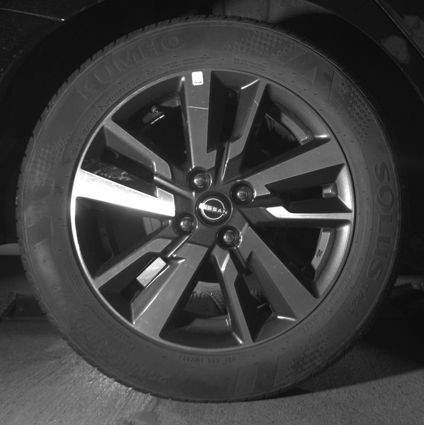 Used 2025 Nissan Versa SV FWD image 18