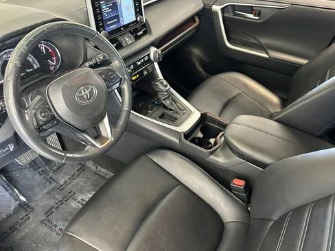 Used 2019 Toyota RAV4 Limited w/ Advanced Technology Package FWD image 11