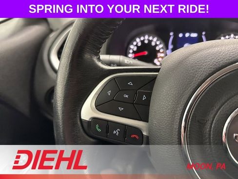 Used 2018 Jeep Renegade Latitude w/ Cold Weather Group AWD/4WD image 22