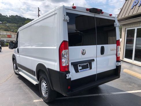 Used 2025 RAM ProMaster 2500 w/ U-Haul Equipment Group FWD image 4
