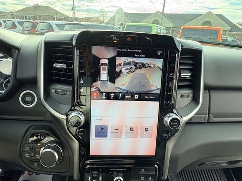 New 2026 RAM 1500 4x4 Crew Cab image 17