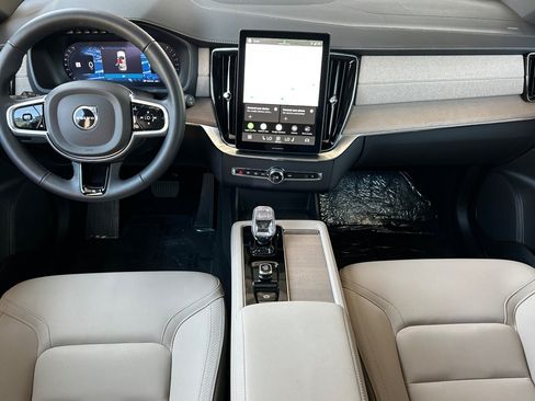 Certified 2025 Volvo XC90 B6 Core AWD/4WD image 15