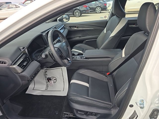 Used 2026 Toyota Camry SE FWD image 7