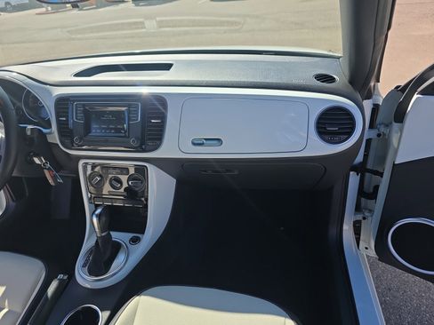 Used 2019 Volkswagen Beetle 2.0T S image 20