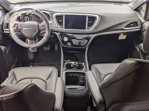 New 2026 Chrysler Pacifica Limited w/ S Appearance Package image 14
