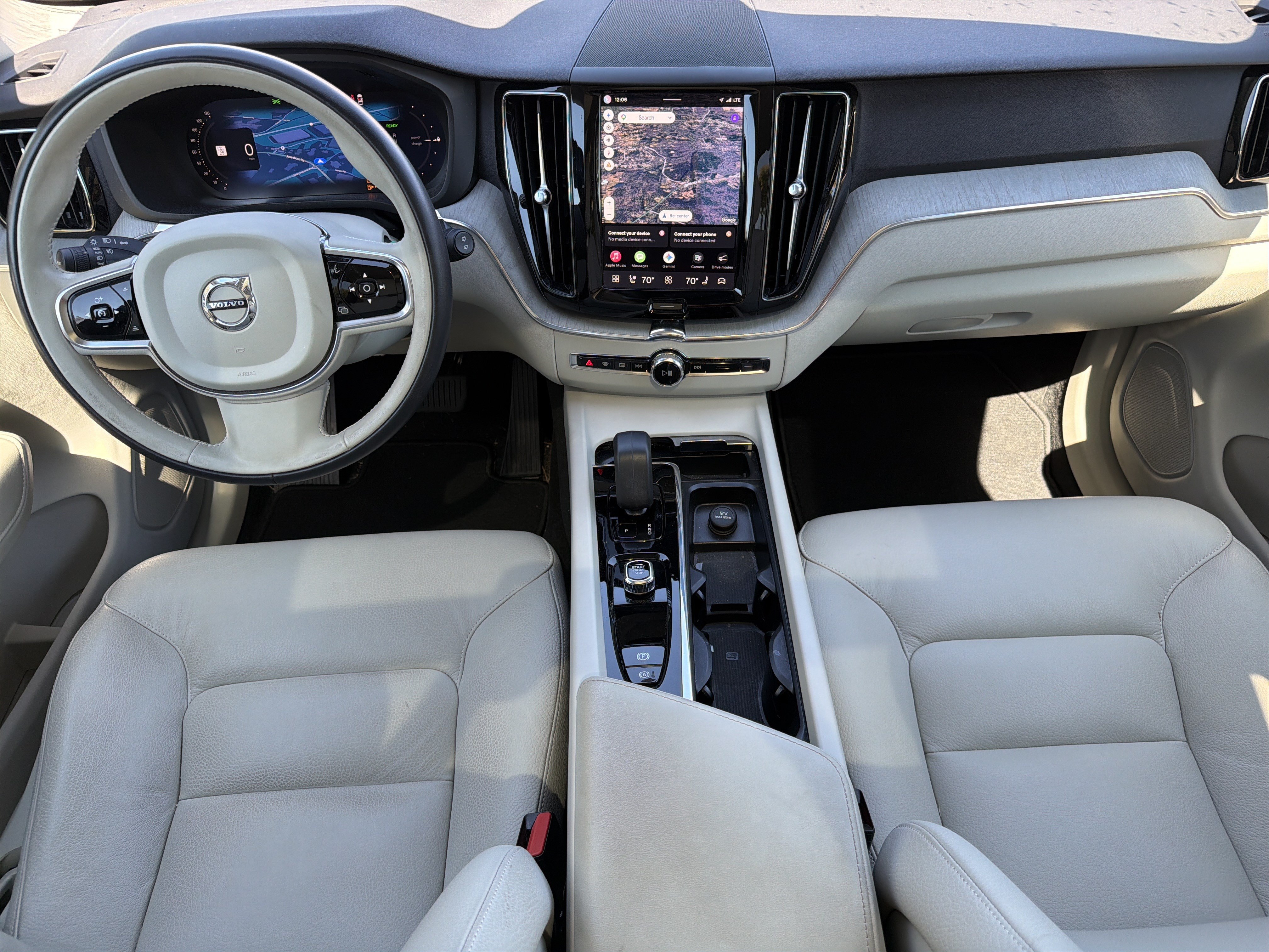 Used 2024 Volvo XC60 T8 Plus w/ Climate Package AWD/4WD image 3