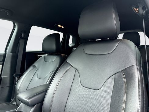 Used 2023 Jeep Compass Limited w/ Elite Group AWD/4WD image 9