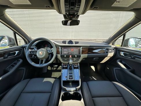 Used 2026 Porsche Macan AWD/4WD image 6