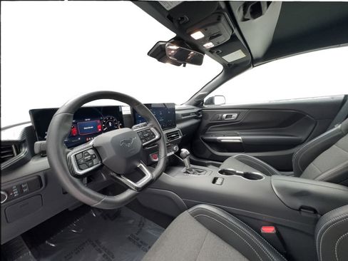 Used 2025 Ford Mustang Convertible RWD image 23