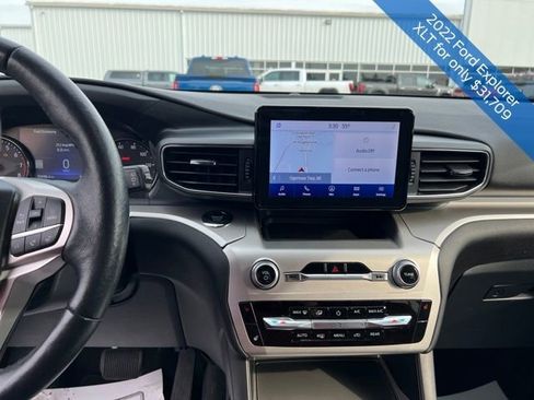 Used 2022 Ford Explorer XLT w/ Equipment Group 202A image 20