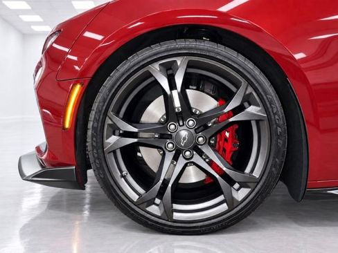 Used 2021 Chevrolet Camaro SS RWD image 14