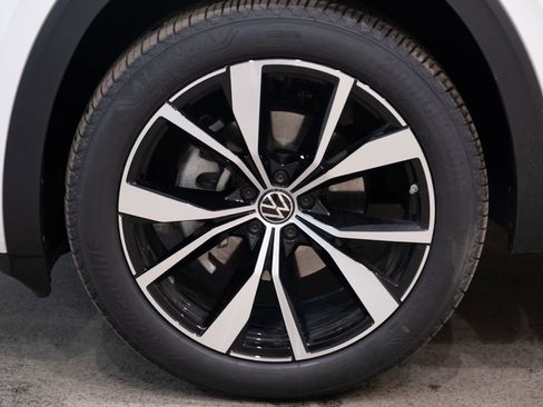 New 2026 Volkswagen Atlas SEL Premium R-Line AWD/4WD image 7