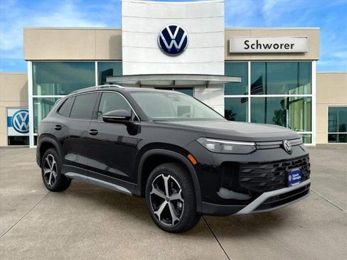 New 2026 Volkswagen Tiguan SE image 7