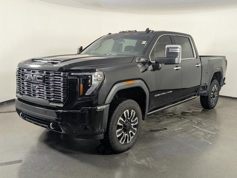 Used 2025 GMC Sierra 2500 Denali Ultimate image 4