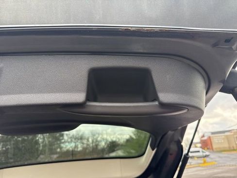 Used 2016 Ford Escape SE w/ Equipment Group 201A image 17