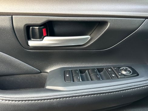 Used 2025 Toyota Grand Highlander AWD image 11