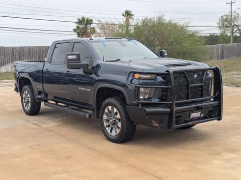 Used 2023 Chevrolet Silverado 2500 Custom w/ Custom Value Package image 3