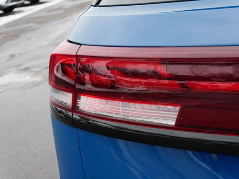 Certified 2025 Volkswagen Atlas Cross Sport SEL R-Line image 17