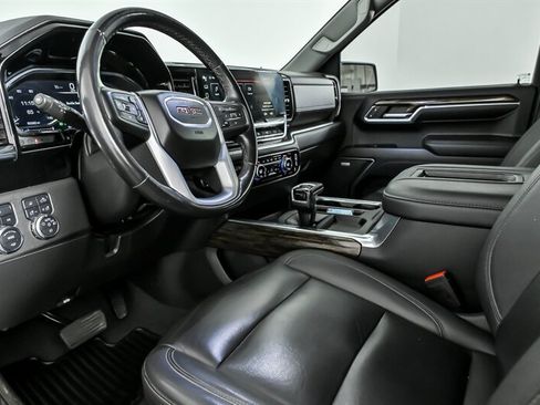 Used 2022 GMC Sierra 1500 Elevation w/ Elevation Premium Package AWD/4WD image 15