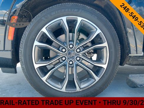Used 2022 Jeep Grand Wagoneer Series III w/ Rear Seat Video Group 1 AWD/4WD image 10